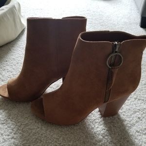 Heeled booties
